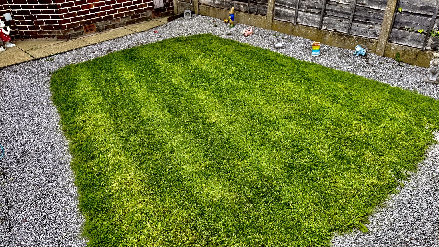 Lawn stripes and mowing finish